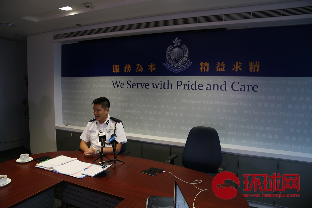 在香港警察總部，聽英籍“爆頭警司”罵暴徒卑鄙！