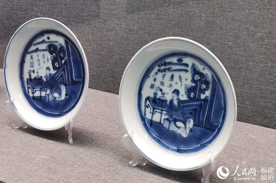 194件海外回歸的德化青花瓷在福建省德化博物館展出
