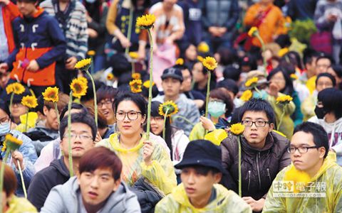“太陽花”遭“政治性判決”引台灣退休警察抗議