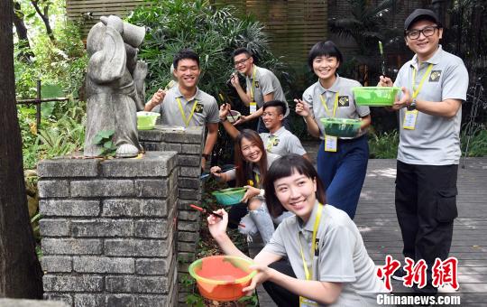台灣優秀青年藝術家福州參加首屆“潮·視覺創作營”展示彩繪藝術