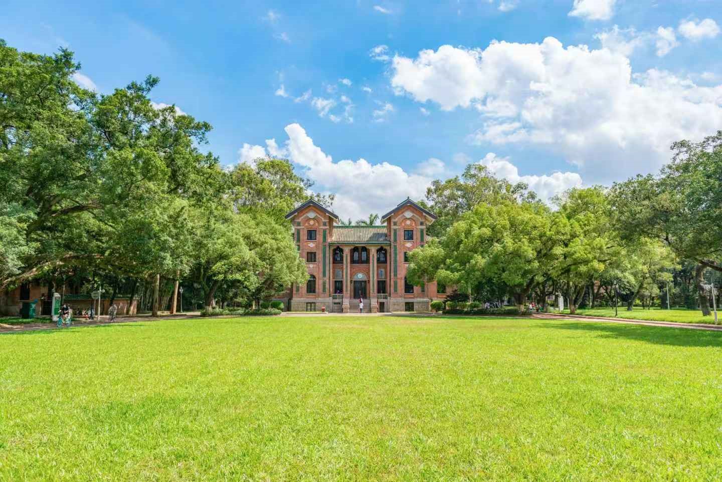 2025高招進行時丨專訪中山大學教務部招生辦公室主任鄒丹_fororder_1