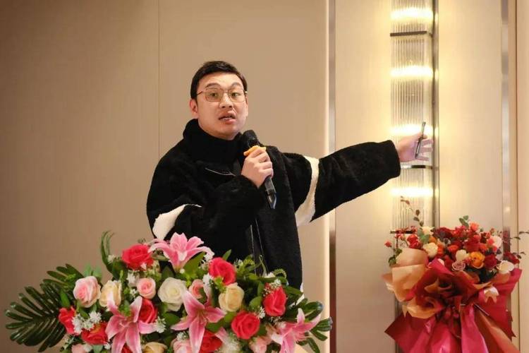 勇攀藝峰 夢啟星河 | 榮懷教育 “美育珠峰計劃” 正式啟動