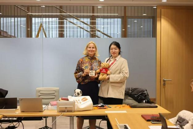 圖片默認標題_fororder_盧月