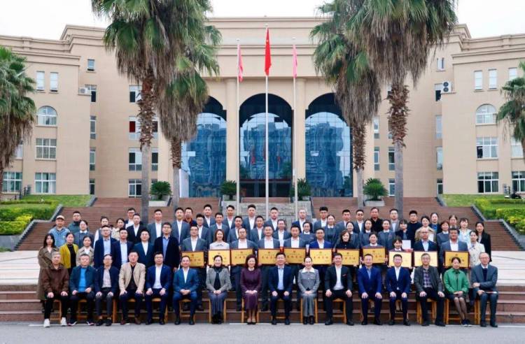 審時度勢“謀”招生 攻堅克難“穩”就業——成都文理學院召開招生就業工作會