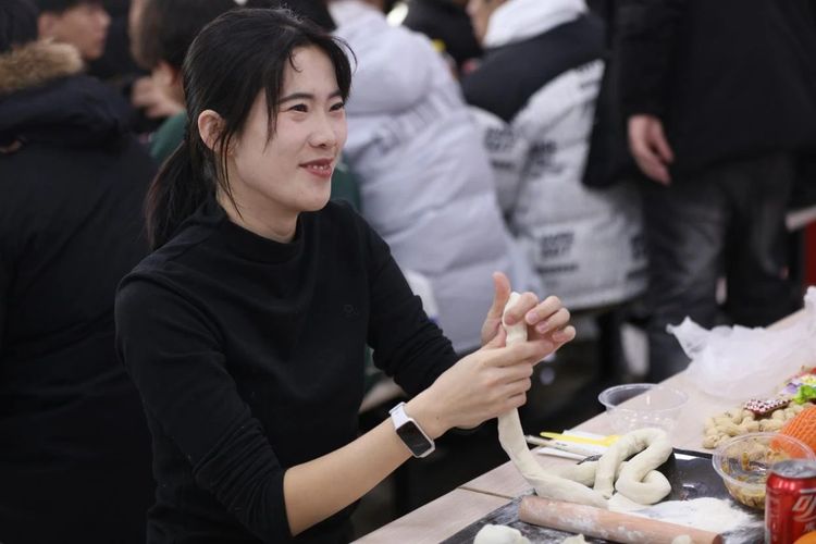 長春電子科技學院為考研學子舉辦“嬌子宴”