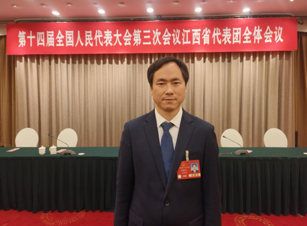 全國人大代表伍映方：加快新能源建設 推動綠色經濟發展