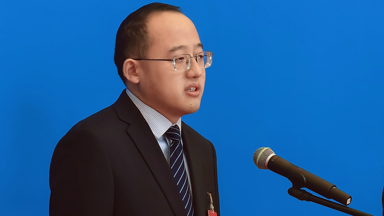 江西省人大代表呂傳玉：電網數智化轉型力促並網安全