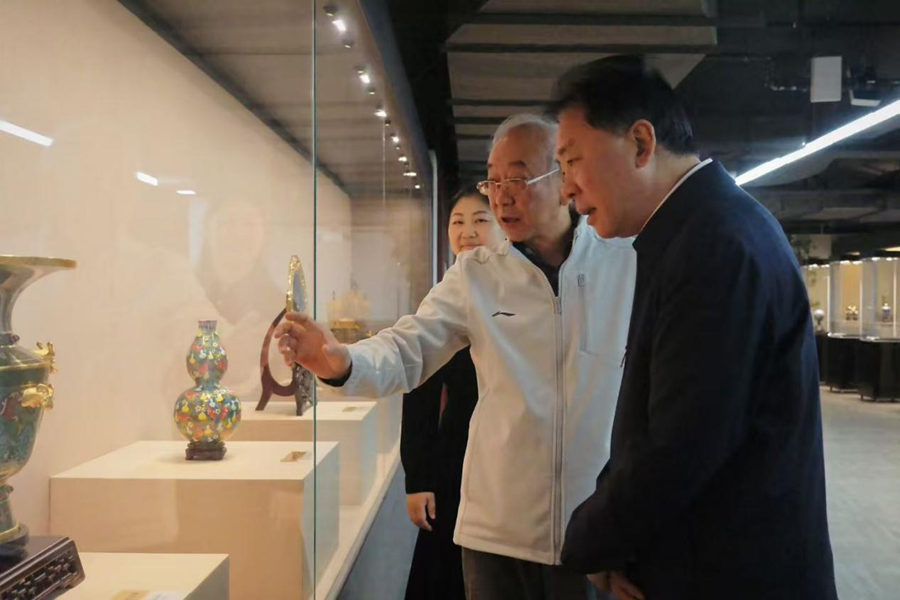 “文明互鑒的見證——中國景泰藍藝術交流展”在南昌工學院開幕_fororder_圖片11