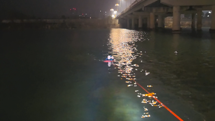 消防員張銘智深夜勇救落水青年