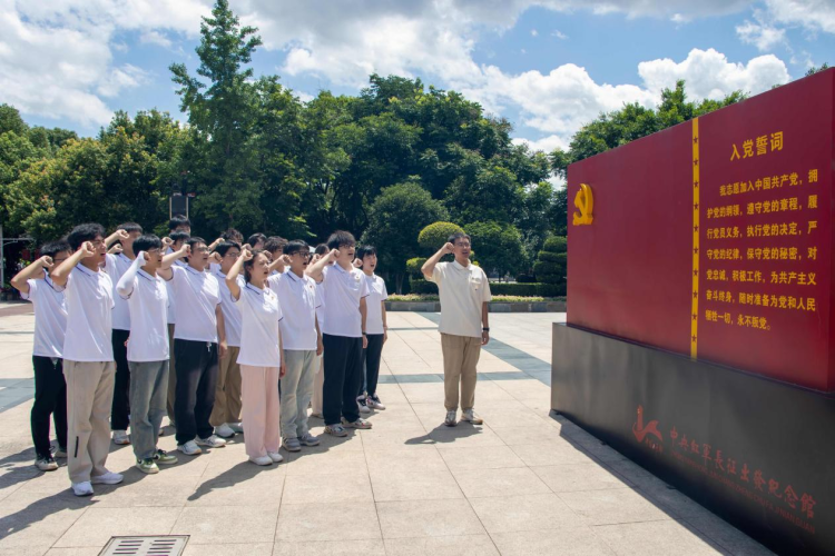 東華理工大學打造“沉浸式”思政育人實踐範式_fororder_圖片24