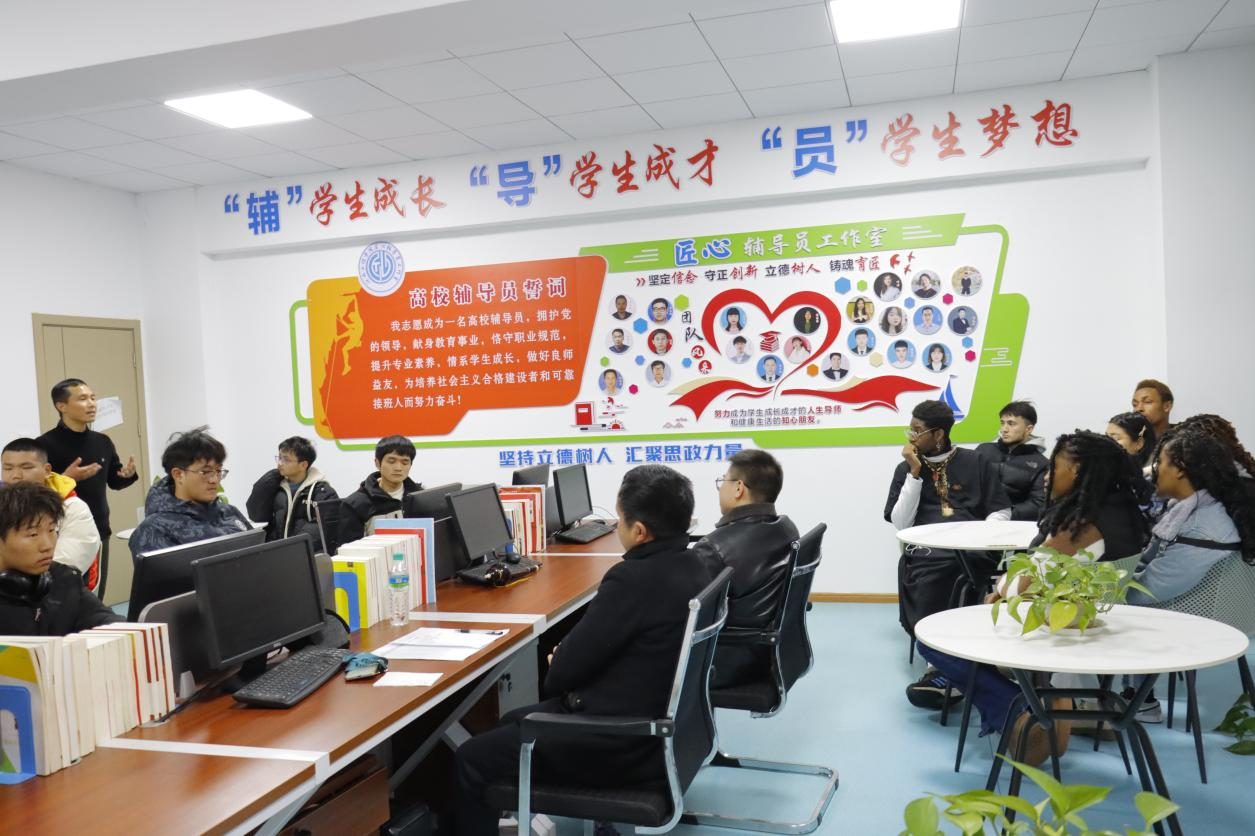 江西工程學院：“一課多師” 創新思政課堂 中外學子共赴文化盛宴_fororder_圖片6