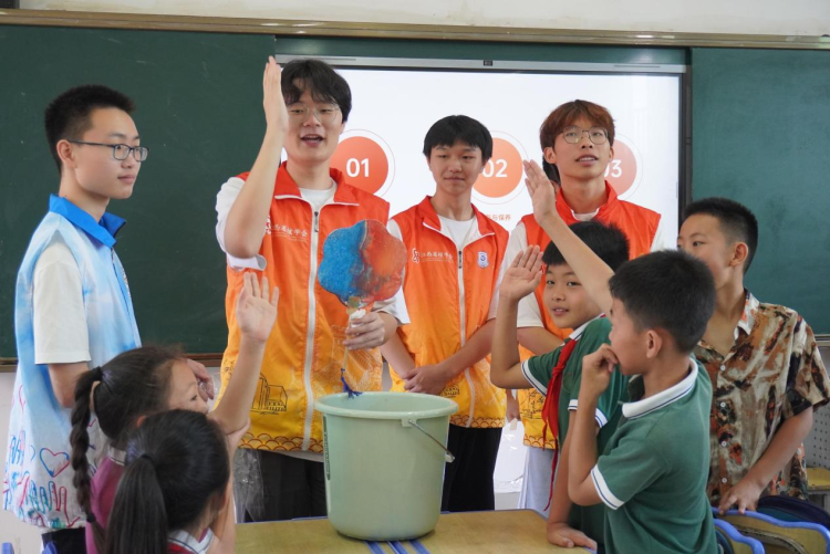 東華理工大學打造“沉浸式”思政育人實踐範式_fororder_圖片26