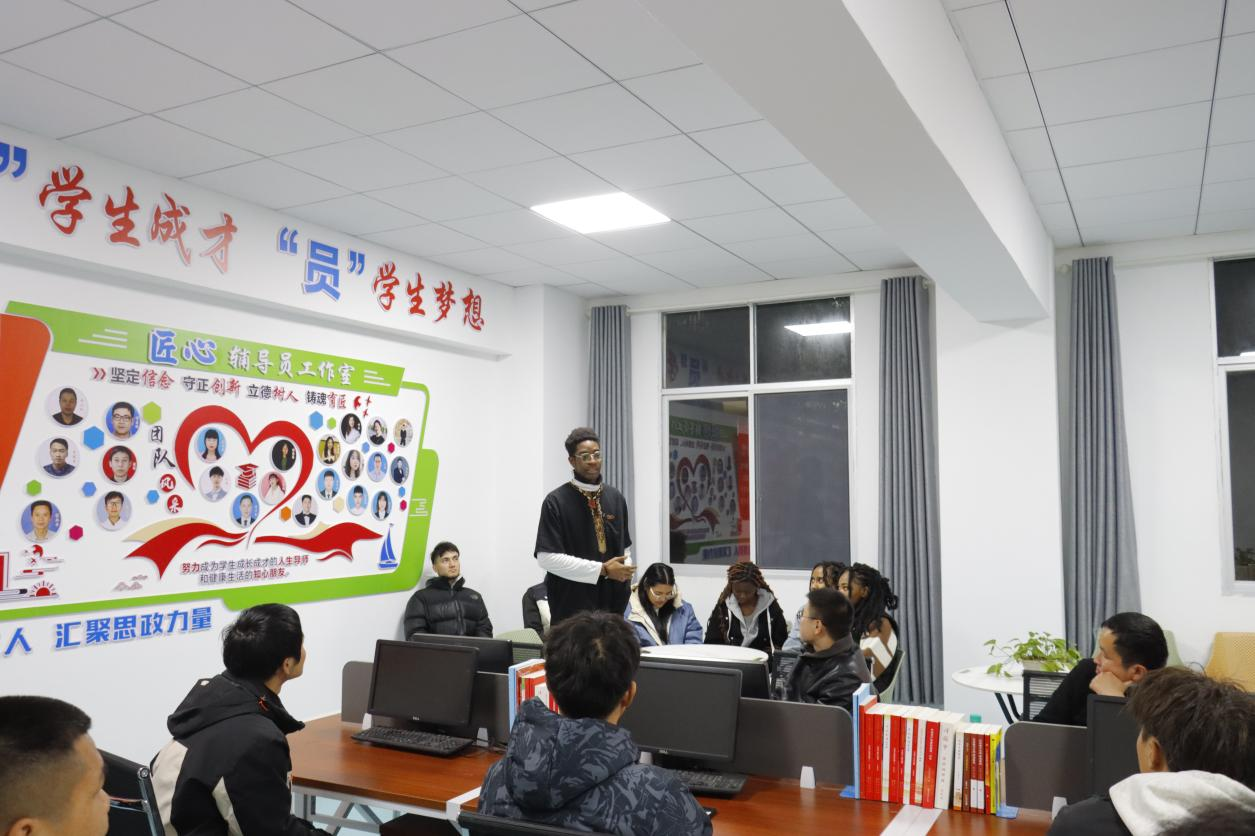 江西工程學院：“一課多師” 創新思政課堂 中外學子共赴文化盛宴_fororder_圖片5