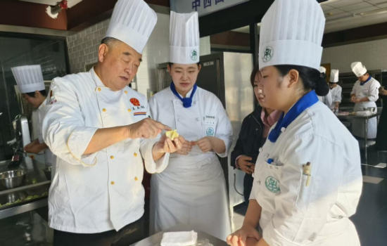 韓國青年團組學廚藝 “你好,瀋陽”中韓烹飪教育國際交流活動在沈舉辦 null