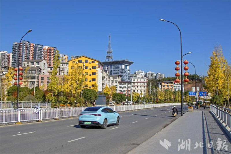 恩施市:城市初冬景色美
