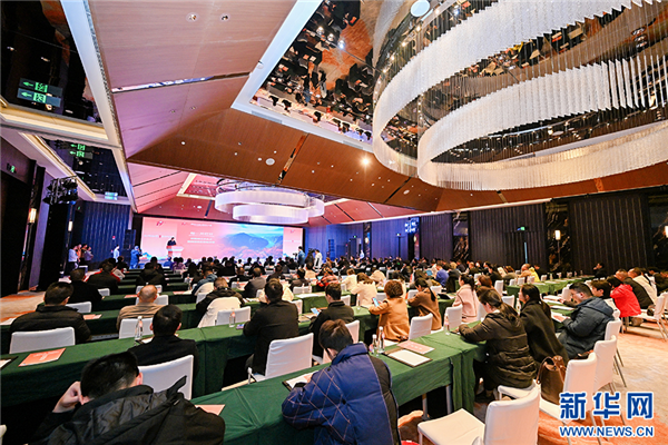 湖北神農架攜“華中紅葉秘境”亮相巫山國際紅葉節