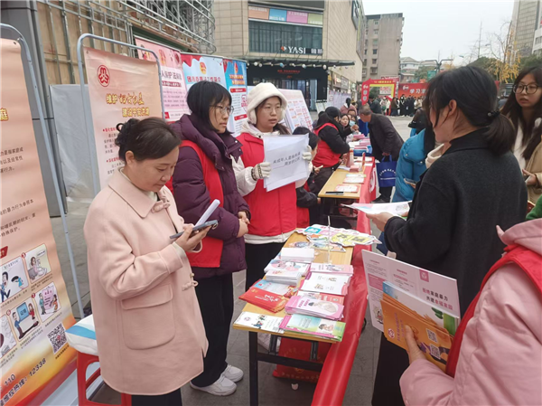 湖北洪湖:憲法宣傳周 普法惠民暖人心