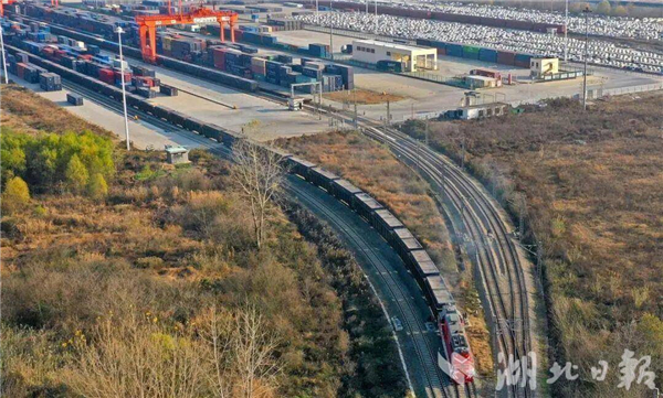 中歐班列(武漢)再添新線路 “湖北造”建材直抵羅馬尼亞阿拉德 null