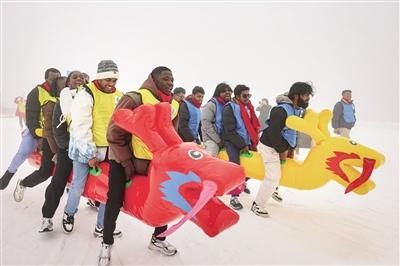 百里荒冰雪裹年味 留學生沉浸式鬧新春