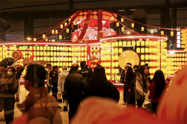 湖北跨年消費嘉年華啟幕 “國際廟會”飄香江城跨年夜