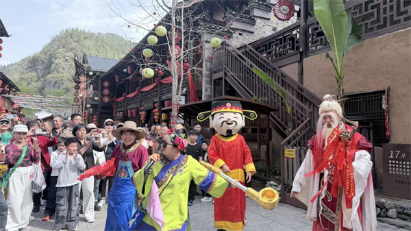 清明假期首日宜昌文旅“開門紅” 入境遊客“井噴”
