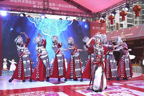 貴州都勻:供銷年貨大集紅火熱鬧 濃濃年味撲面來