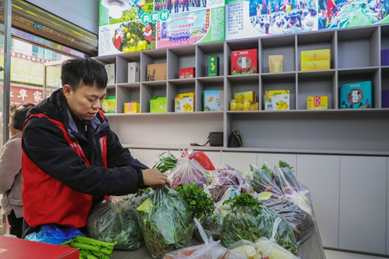 貴州天柱渡馬鎮:“書記幫幫團”直播帶貨 農特産品賣出好“錢”景
