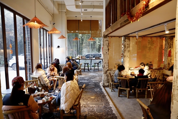 政府工作報告裏的“煙火氣”:從貴陽消費“新三樣”看城市文旅新表達