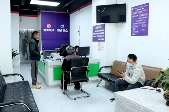 告別“多頭跑” 貴州獨山車船稅減免 “一件事”超省心