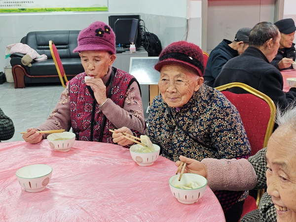 貴州鎮遠涌溪鄉:冬至餃子香 社區情意濃