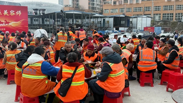 貴州都勻:殺豬宴致敬城市守護者 寒冬暖人心