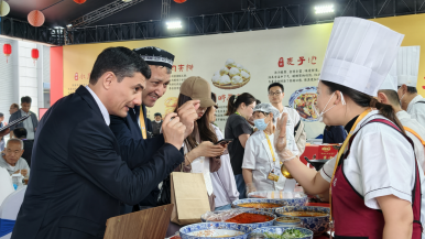 渭南特色美食亮相絲博會 傳統風味吸引中外食客