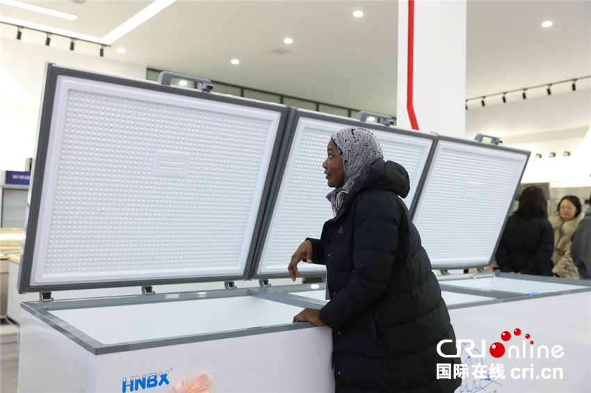 【2025打卡中國】商丘民權有多“冷”?外國網紅在這裡找到了一條百億“熱”鏈!