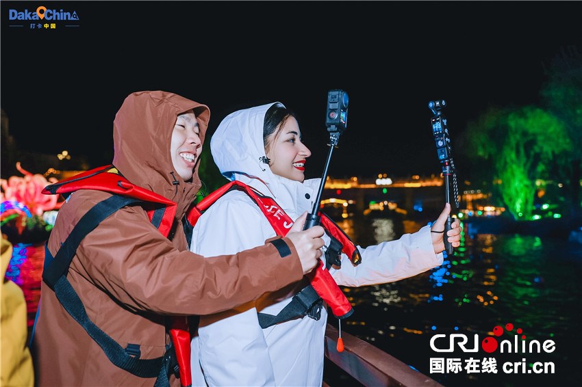 【2025打卡中國】千年汴梁“觸手可及” 外國網紅沉浸式體驗“國潮”河南