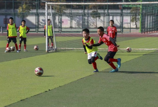 “e線先鋒 賦能‘四敢’”解碼冠軍基因網絡主題活動在泰州舉行