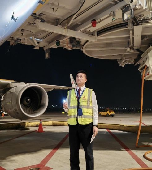 東航“馬機長”的馬年首飛