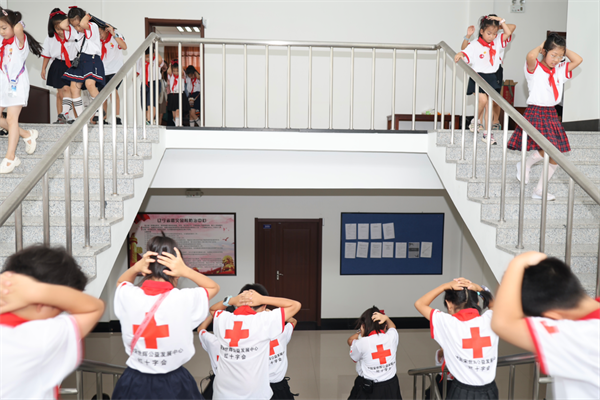 瀋陽市紅十字青少年探秘地震監測一線 沉浸式築牢安全防線_fororder_宋世輝6