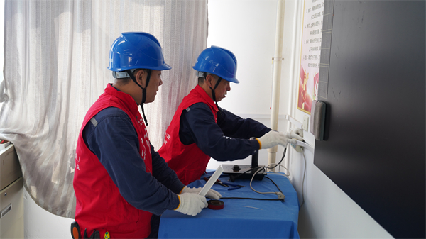 阜新：“電老師”開展實踐課 “紅馬甲”築牢安全線_fororder_阜新供電2