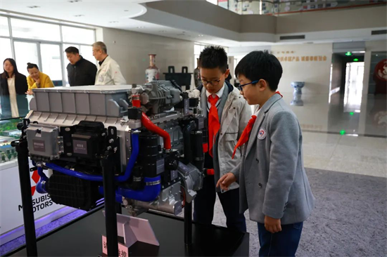 小學生走進大企業：AI賦能成長 科技點亮未來_fororder_教育渾南二2