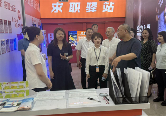 助力“家門口”創業創新 瀋陽市人力資源和社會保障局局長一行調研太原街創業工作站_fororder_圖片 3