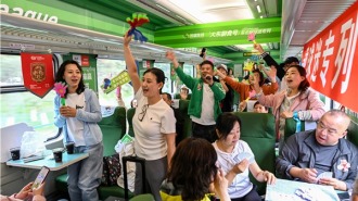 盛迎遠方客 瀋陽“大東副食號”東北超球迷專列發車