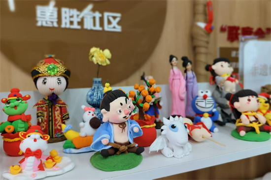 老舊社區變身“非遺樂園” 面塑、糖人讓鄰裡熟起來_fororder_馬靜社區5