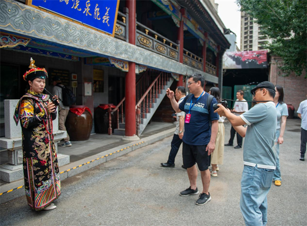 東北美食成“流量擔當” “舌尖上的瀋陽”俘獲海外博主心_fororder_美食綜合稿3