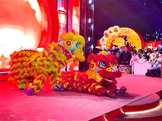 瀋陽市皇姑區碧塘公園內亮燈鬧元宵 滿是喜樂團圓味兒