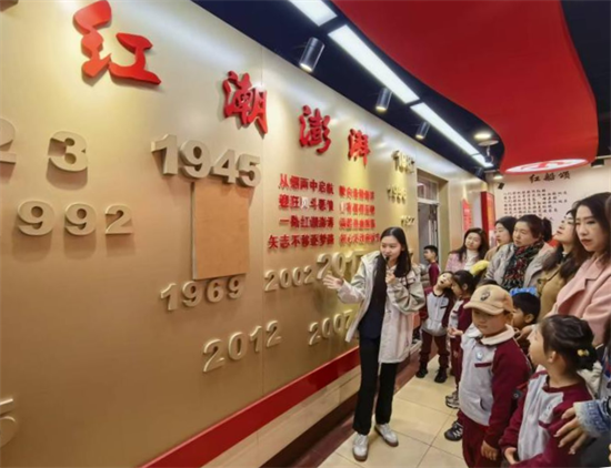 瀋陽市實驗學校幼兒園大班組開展紅色研學活動_fororder_教育幼兒園大班2