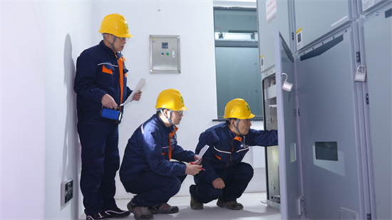 本溪：50年老變電站“零點煥新” 連戰6夜用戶零感知_fororder_本溪供電1