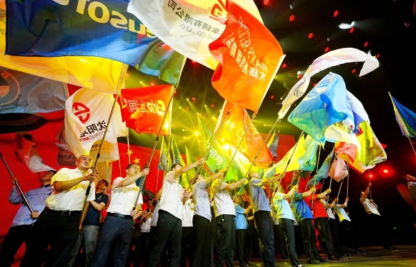 “匠心築夢 強國有我”2025年瀋陽工匠、瀋陽青年工匠命名大會暨瀋陽工人大思政課主題活動舉行