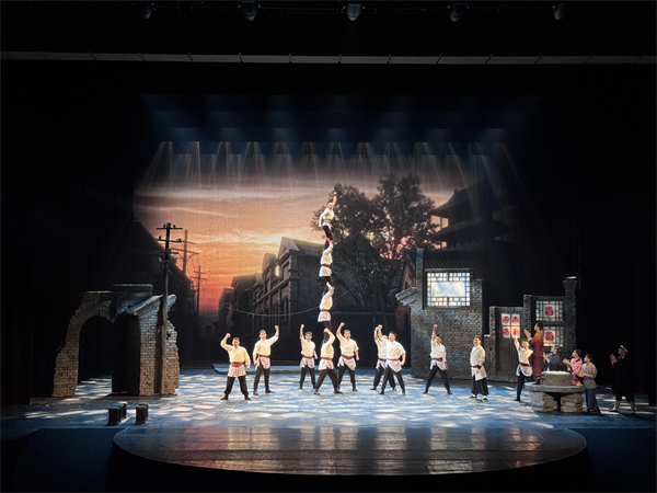 “藝術惠民”殘疾人專場演出暖心開演 雜技劇《先聲》點亮特殊群體文化生活_fororder_微信圖片_20251121150322_852_72