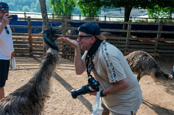 海外博主瀋陽行：稻浪裏的生日歌 筆鋒間的“瀋陽”情_fororder_瀋陽行第三天6