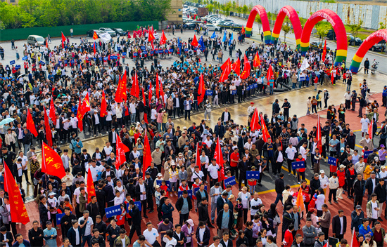 大連普蘭店:蓮動山海,健步未來,8000人共繪健康畫卷_fororder_FD96C43E-AD13-4BEE-8382-2BD43E55792F_L0_001